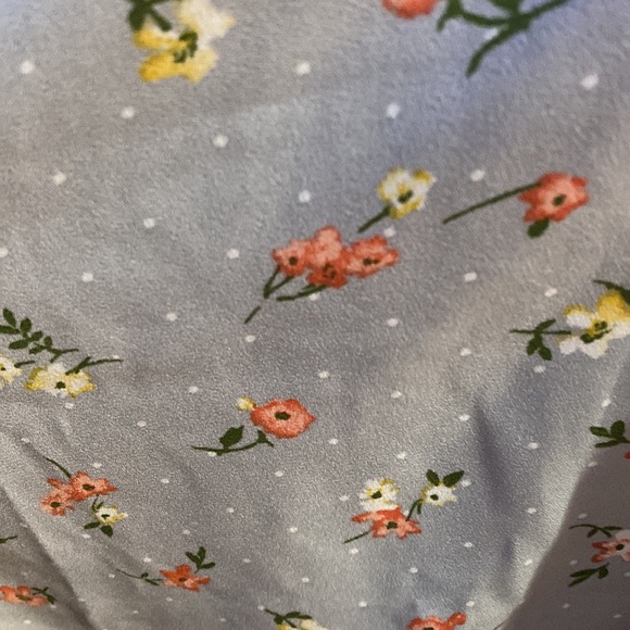 Light bluish gray floral xl tank - Picture 3 of 4